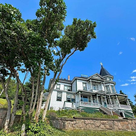 Le Manoir Du Vieux Presbytere Port-Daniel Kültér fotó