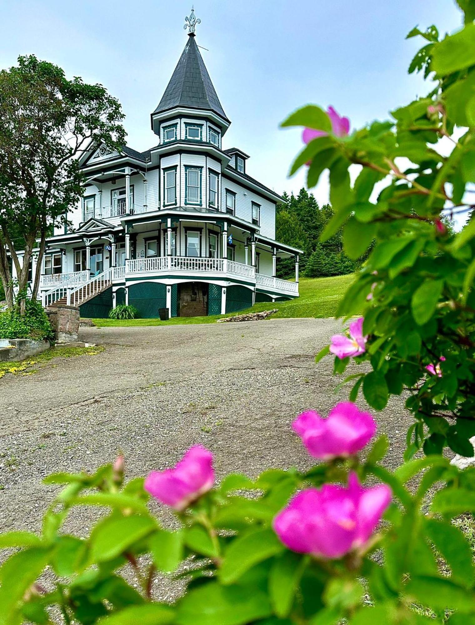 Le Manoir Du Vieux Presbytere Port-Daniel Kültér fotó