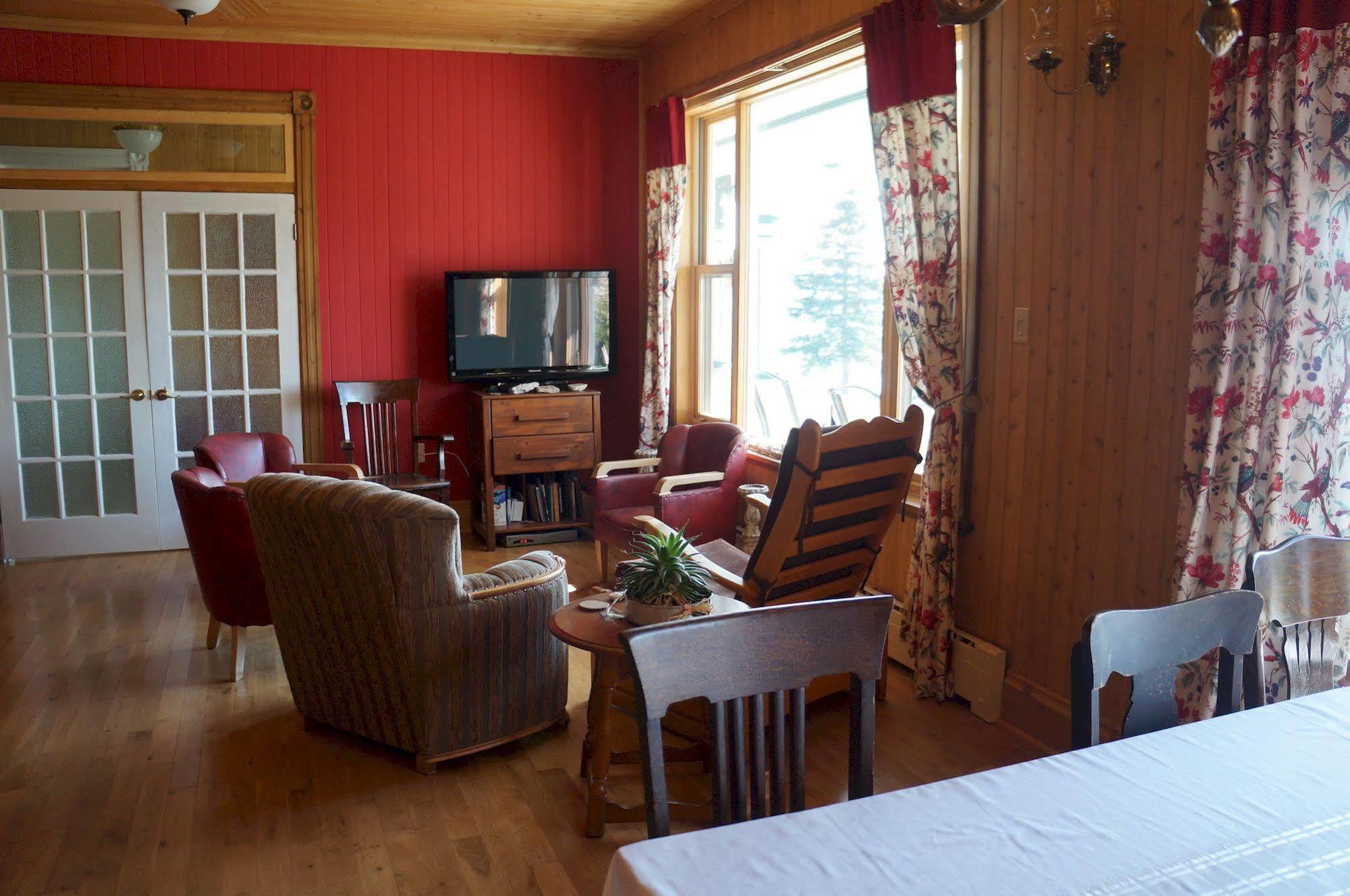 Le Manoir Du Vieux Presbytere Port-Daniel Kültér fotó